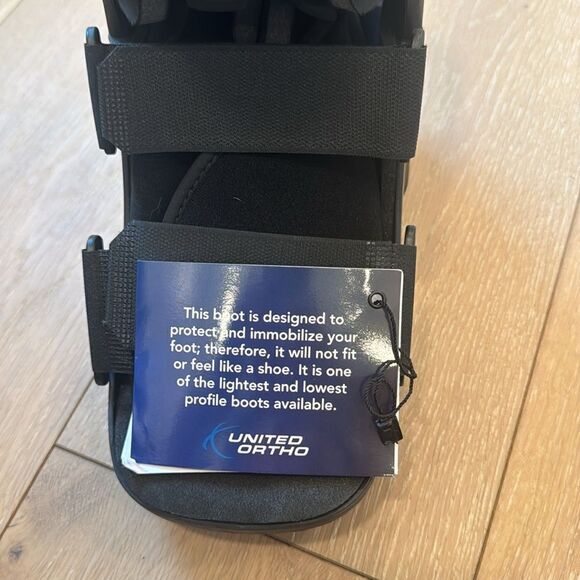 United Ortho Short Air Cam Walker Fracture Boot, Small, Black - Picture 6 of 6